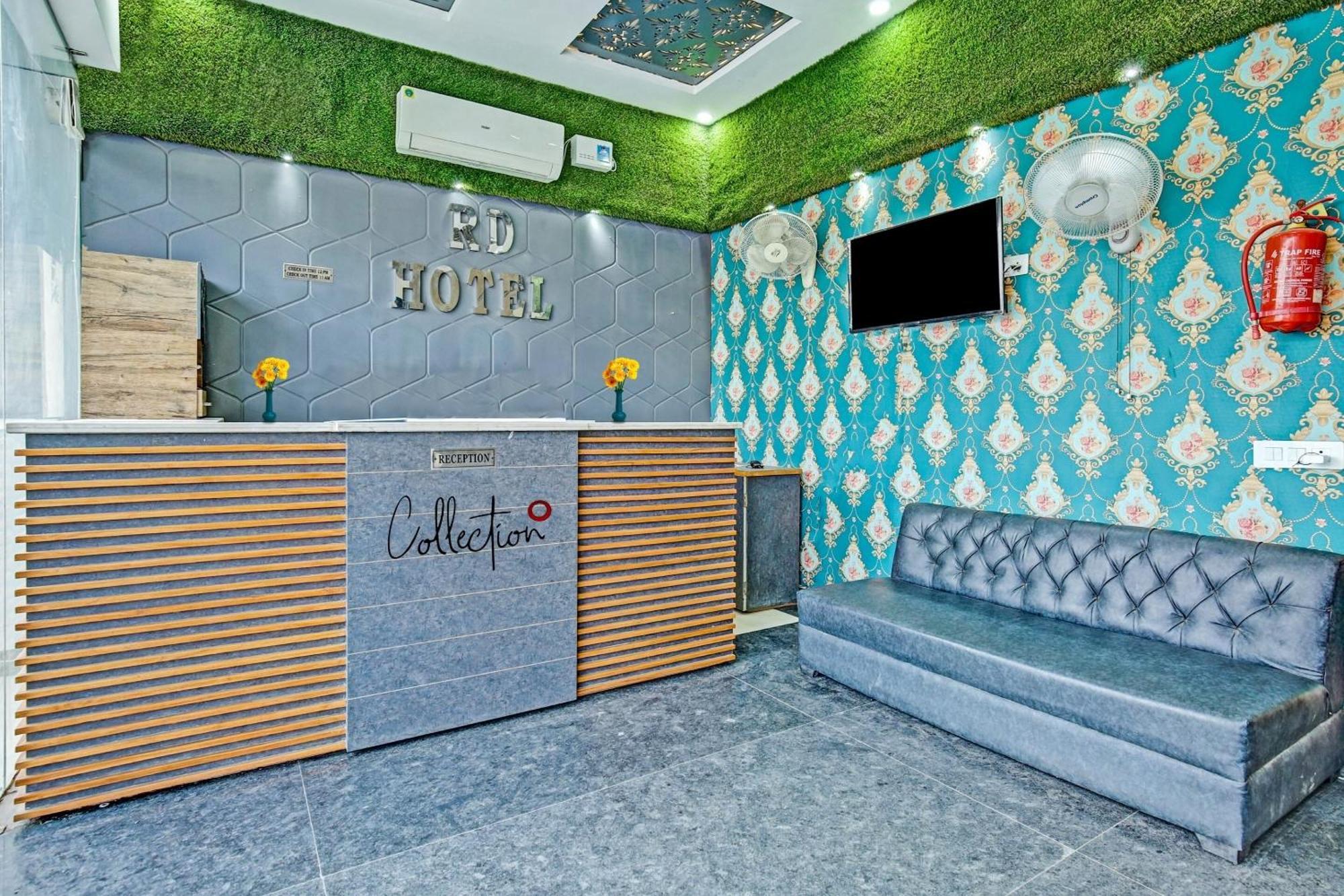 Collection O Rd Hotel Zirakpur Exteriör bild